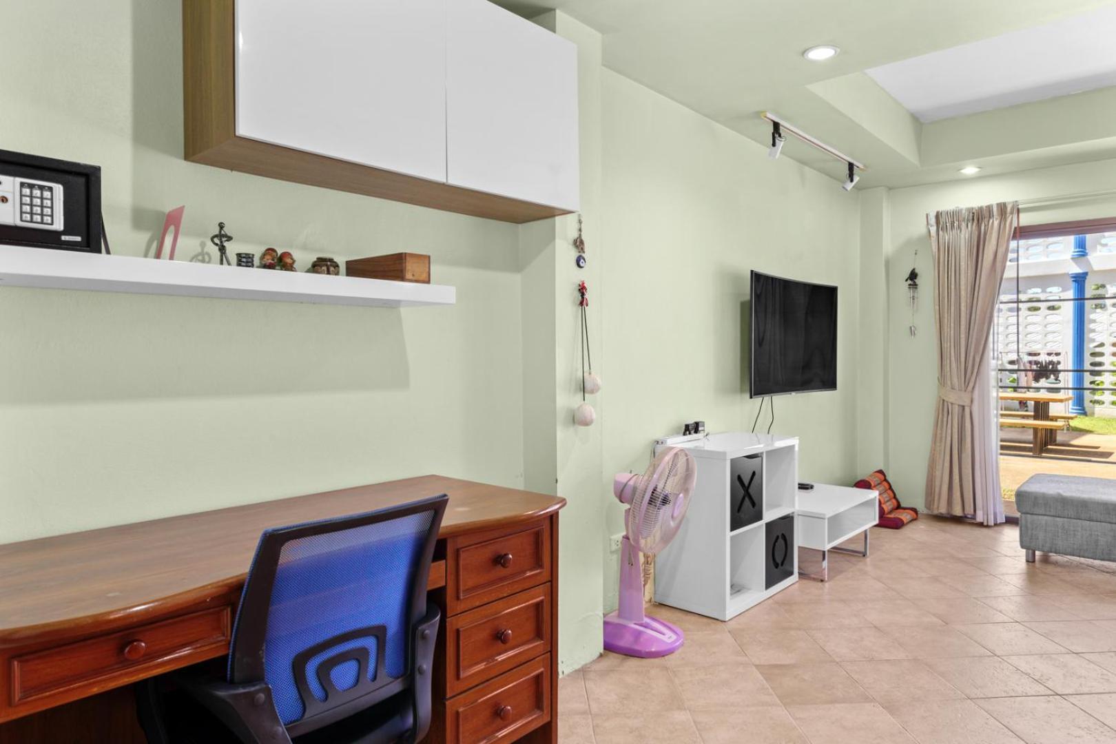 The Club Residence Pantai Kamala Bilik gambar