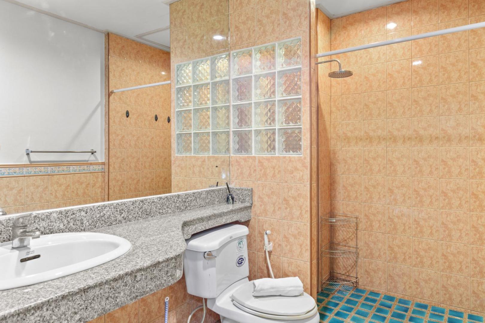 The Club Residence Pantai Kamala Bilik gambar
